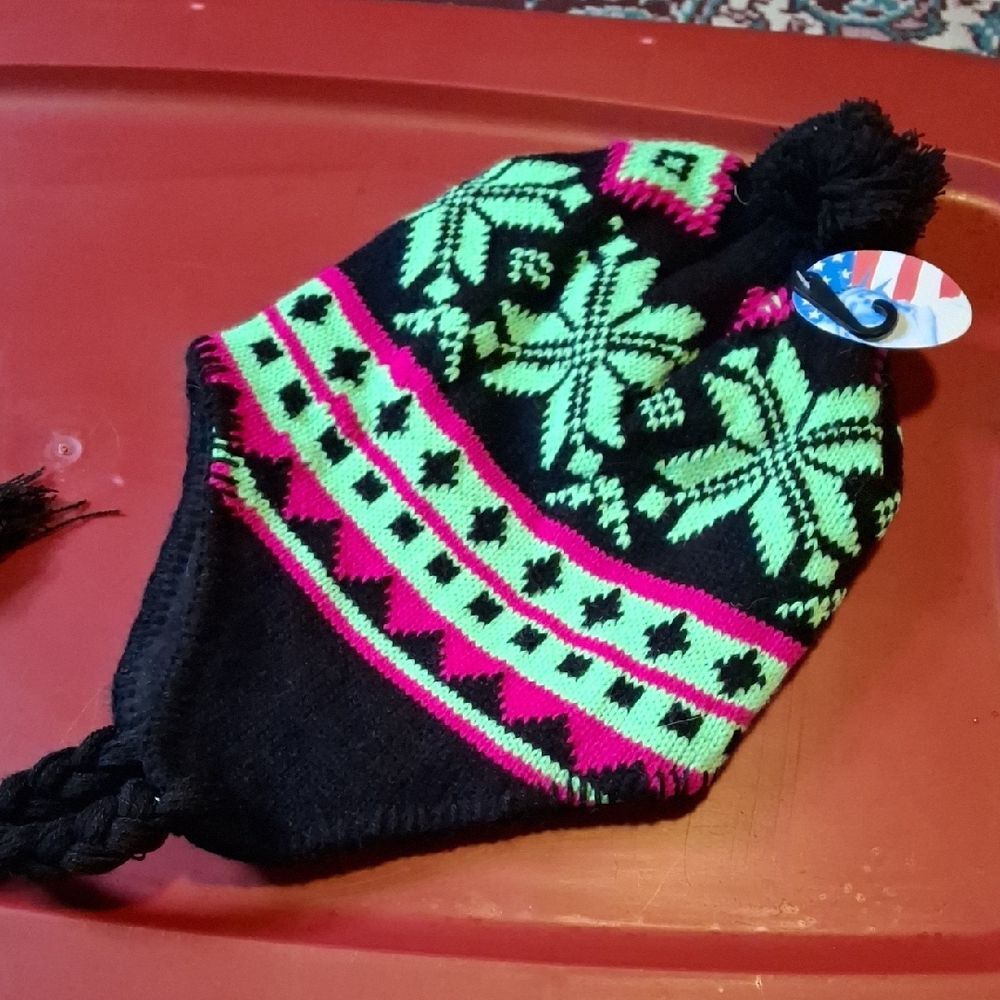 Vibrant Kids' Winter Hat with Pom-Pom (Chi116)
